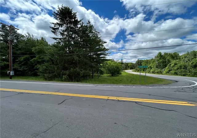 Photo 4 of Sale Pending at 5131 State Route 21, Canandaigua, NY 14424 | MLS# B1690716 | Listing updated on 2026-07-31