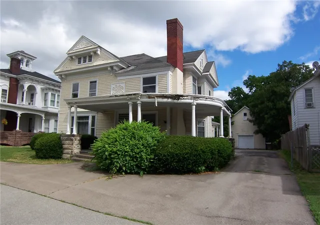Homes for sale in Palmyra, NY | 117 W Main St, Palmyra, NY 14522 | MLS# R1690697