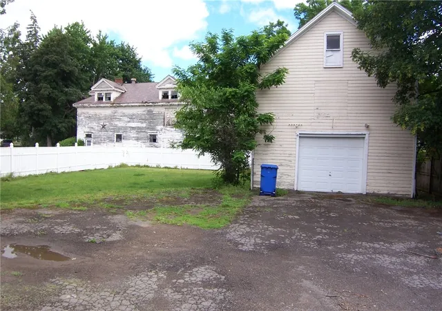 Homes for sale in Palmyra, NY | 117 W Main St, Palmyra, NY 14522 | MLS# R1690697