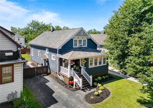 2nd image of 30 Kirkwood Dr, West Seneca, NY 14224 | MLS# B1690645