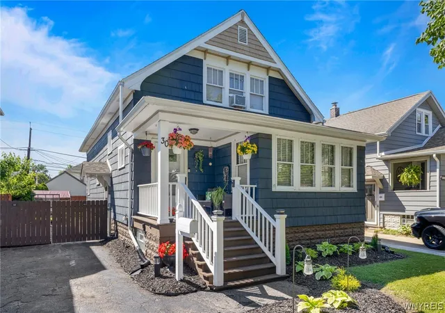3rd image of 30 Kirkwood Dr, West Seneca, NY 14224 | MLS# B1690645