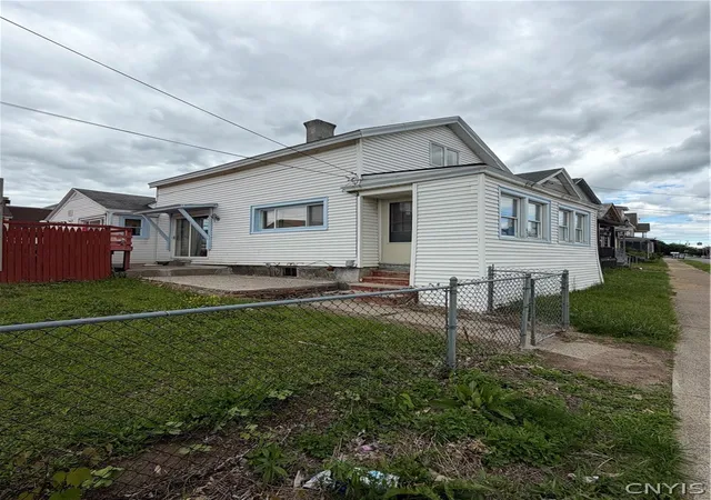 Homes for sale in Utica, NY | 631 South St, Utica, NY 13501 | MLS# S1689959