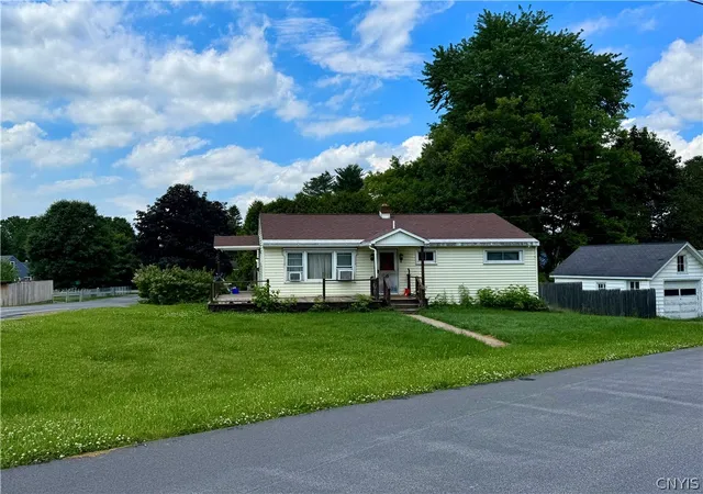 Homes for sale in New Hartford, NY | 6 Alexandria Rd, New Hartford, NY 13413 | MLS# S1690348