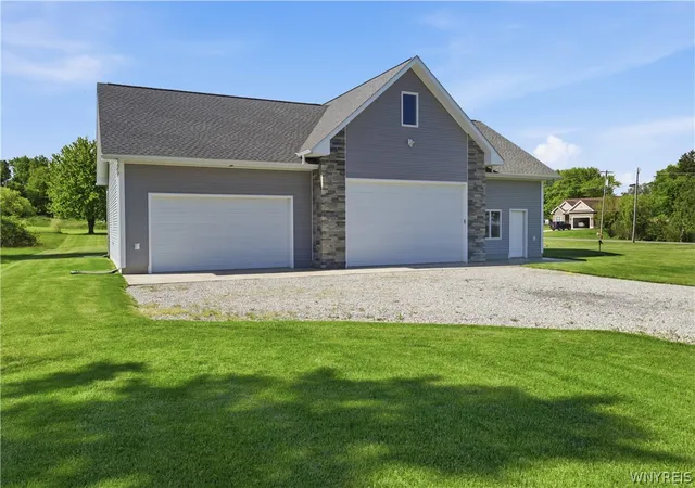 5th image of 4652 Thilk Dr, Wilson, NY 14172 | MLS# B1690562