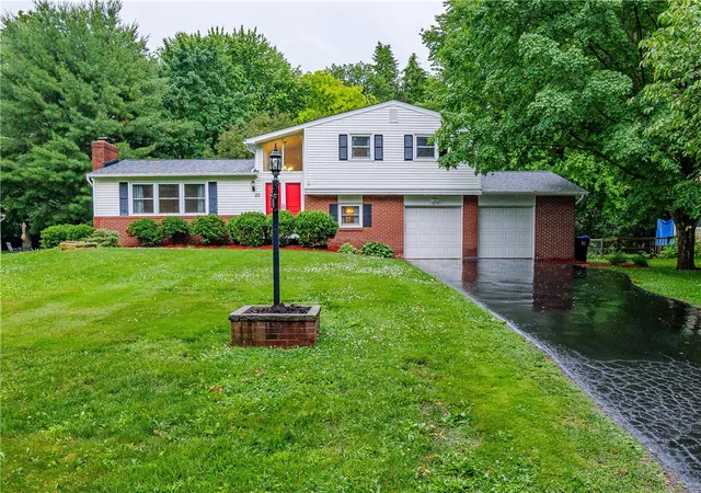 Homes for sale in Penfield, NY | 25 Redwood Dr, Penfield, NY 14526 | MLS# R1690832