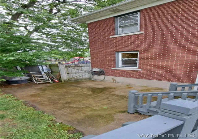 Homes for sale in Niagara Falls, NY | 2498 Linwood Ave, Niagara Falls, NY 14305 | MLS# B1690881