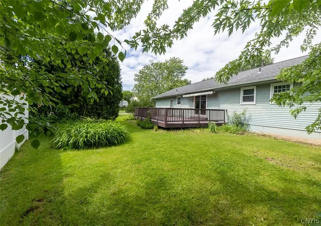 Homes for sale in Clay, NY | 5350 Vineyard Dr, Clay, NY 13041 | MLS# S1690968