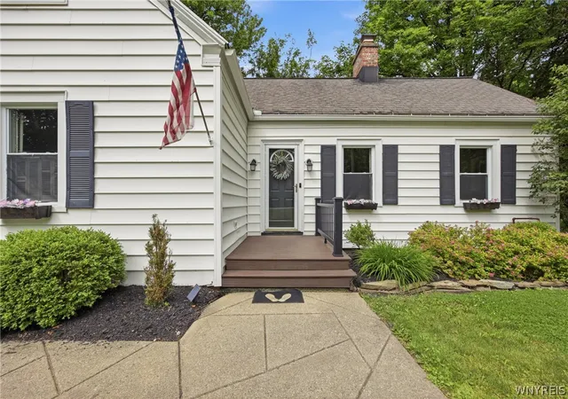 2nd image of 260 Girdle Rd, East Aurora, NY 14052 | MLS# B1690870