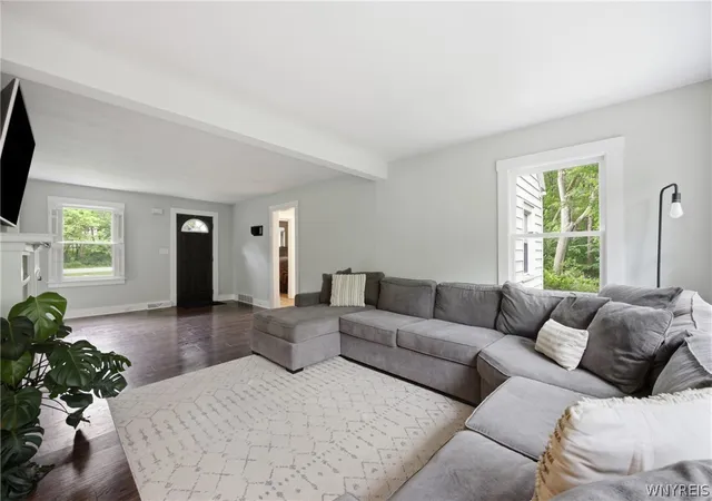 4th image of 260 Girdle Rd, East Aurora, NY 14052 | MLS# B1690870
