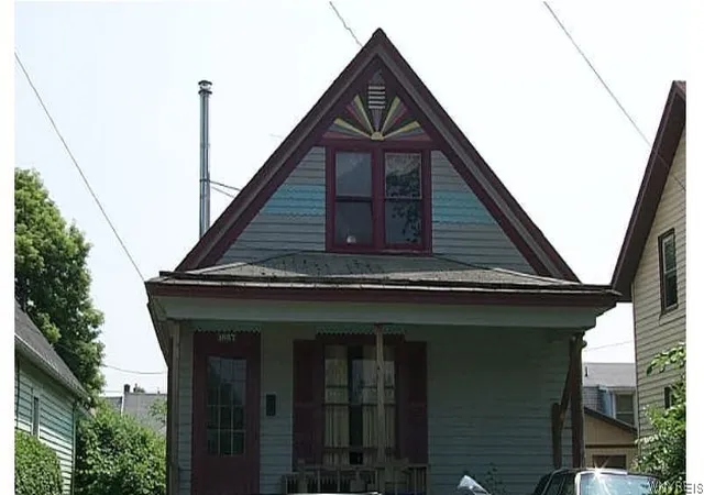 Homes for sale in Niagara Falls, NY | 1657 Linwood Ave, Niagara Falls, NY 14305 | MLS# B1690514