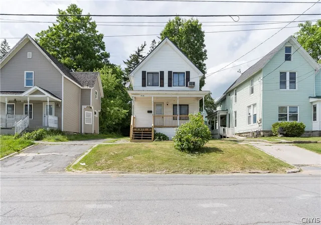 2nd image of 715 West St, Carthage, NY 13619 | MLS# S1689000