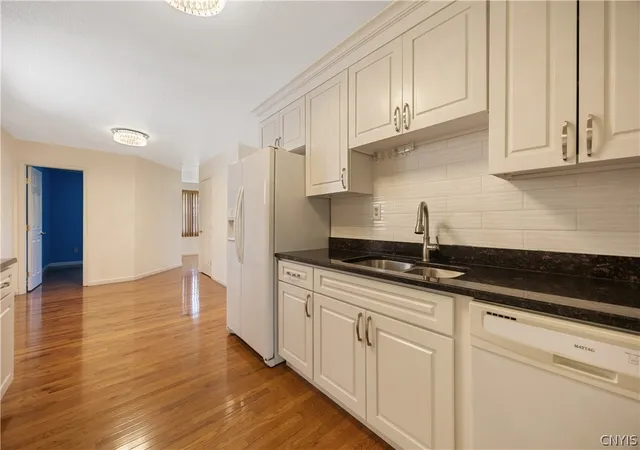5th image of 617 Plymouth Ave, Salina, NY 13211 | MLS# S1689586