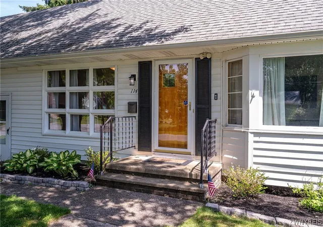 Homes for sale in Hamburg, NY | 114 Euclid Ave, Hamburg, NY 14075 | MLS# B1690040