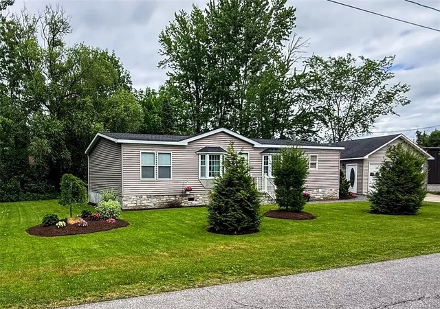 2nd image of 108 Onondaga Ave, Canastota, NY 13032 | MLS# R1691011