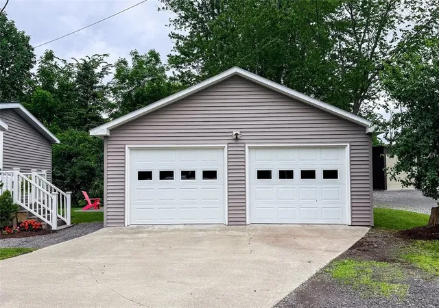 Photo 4 of Sale Pending at 108 Onondaga Ave, Canastota, NY 13032 | MLS# R1691011 | Listing updated on 2026-07-26