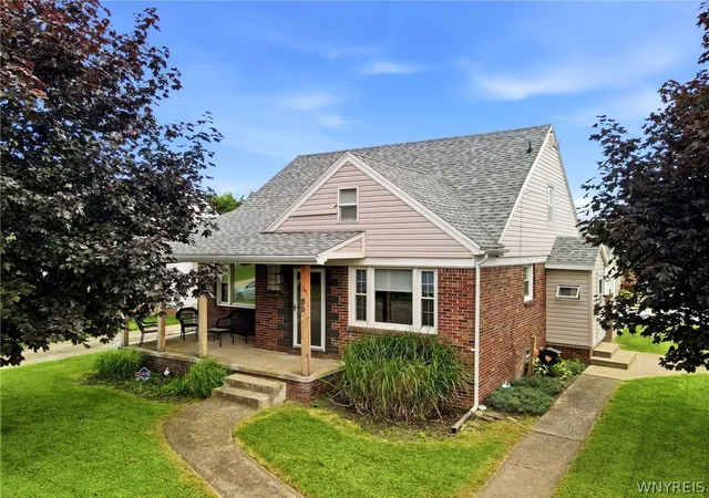 Homes for sale in Lackawanna, NY | 86 E Milnor Ave, Lackawanna, NY 14218 | MLS# B1691031