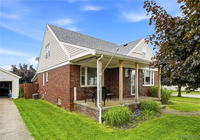 Homes for sale in Lackawanna, NY | 86 E Milnor Ave, Lackawanna, NY 14218 | MLS# B1691031