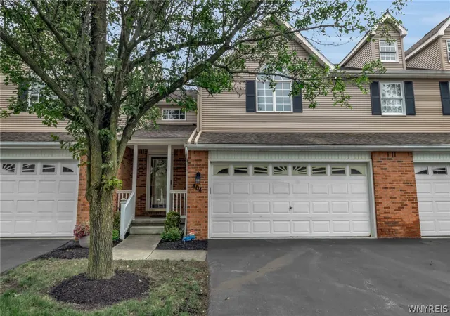 Homes for sale in East Amherst, NY | 404 Forest Edge Dr, East Amherst, NY 14051 | MLS# B1688777