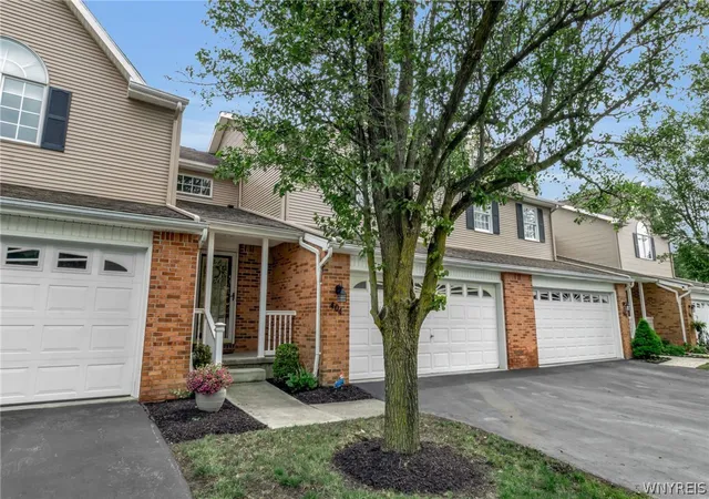 Homes for sale in East Amherst, NY | 404 Forest Edge Dr, East Amherst, NY 14051 | MLS# B1688777