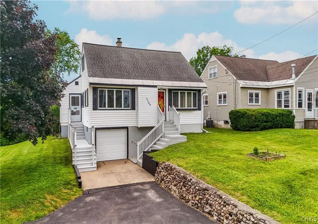 Homes for sale in Deerfield, NY | 5589 Trenton Rd, Deerfield, NY 13502 | MLS# S1690544