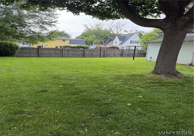 Homes for sale in Niagara Falls, NY | 1242 87th St, Niagara Falls, NY 14304 | MLS# B1691058