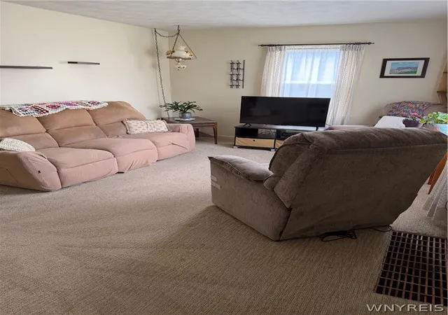 Homes for sale in Niagara Falls, NY | 1242 87Th St, Niagara Falls, NY 14304 | MLS# B1691058