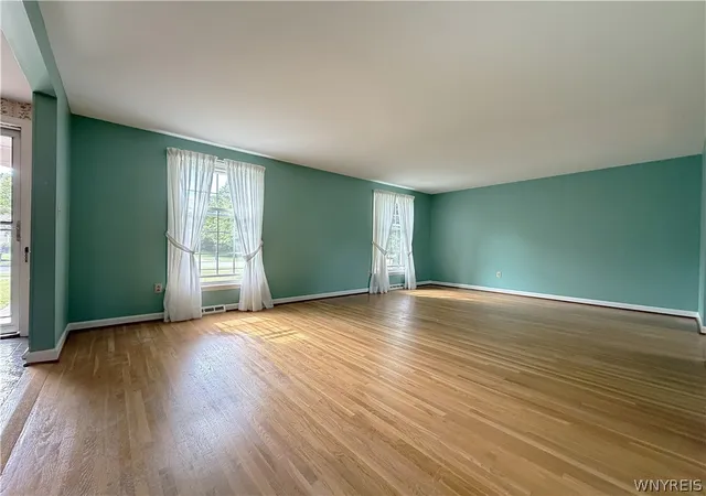 Homes for sale in Amherst, NY | 25 Foxpoint W, Amherst, NY 14221 | MLS# B1690944