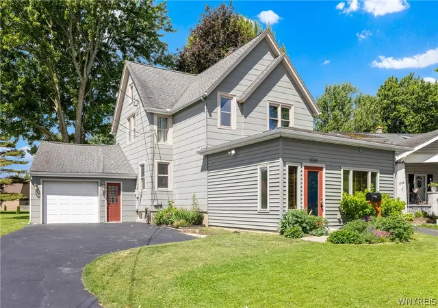 Homes for sale in North Tonawanda, NY | 1034 Niagara Falls Blvd, North Tonawanda, NY 14120 | MLS# B1690370
