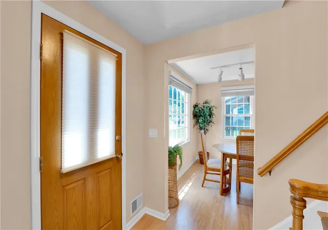 4th image of 50 Eventide Ln, Irondequoit, NY 14617 | MLS# R1688235