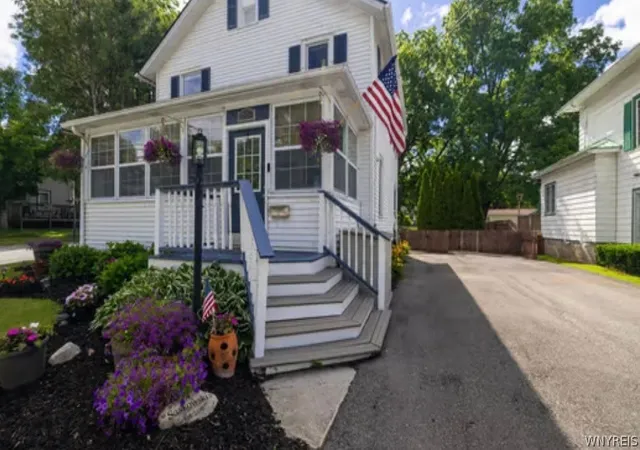 1st image of 86 Church St, Victor, NY 14564 | MLS# B1685599