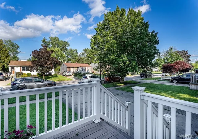 3rd image of 40 Benz Dr, Depew, NY 14043 | MLS# B1691037