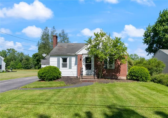 Homes for sale in Williamson, NY | 6170 Locust St, Williamson, NY 14589 | MLS# R1689239