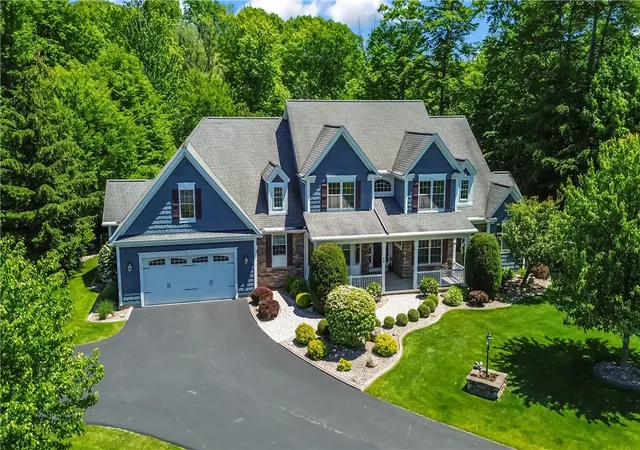 Photo 1 of Single family home for sale at 24 Whisper Crk Ct, Rochester, NY 14626 | MLS# R1686411 | Listing updated on 2026-08-03