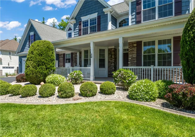 Photo 3 of Single family home for sale at 24 Whisper Crk Ct, Rochester, NY 14626 | MLS# R1686411 | Listing updated on 2026-08-03