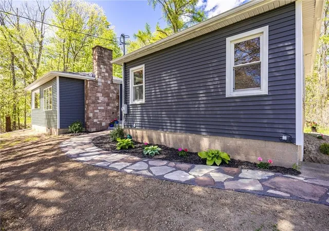 2nd image of 16 Pine Hill Rd, Parma, NY 14559 | MLS# R1691066