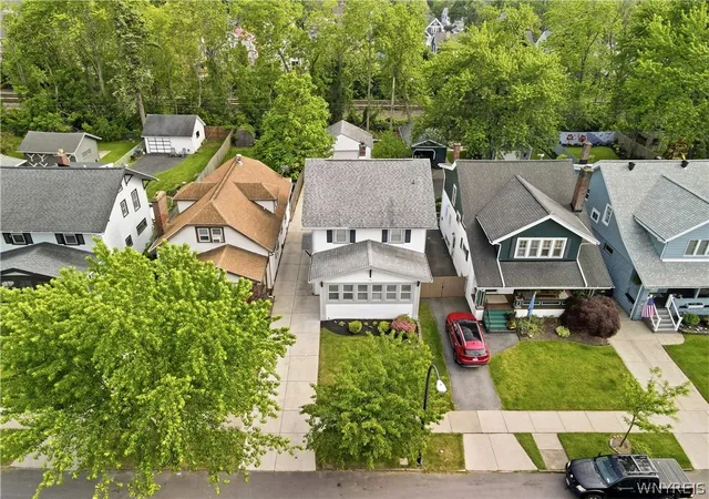 Homes for sale in Buffalo, NY | 246 Linden Ave, Buffalo, NY 14216 | MLS# B1689018