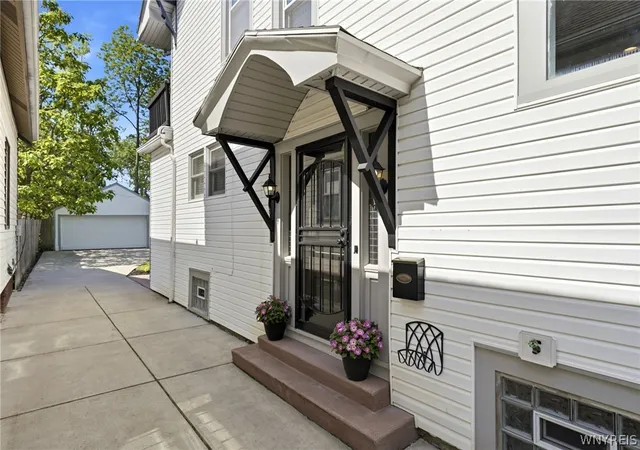 Homes for sale in Buffalo, NY | 246 Linden Ave, Buffalo, NY 14216 | MLS# B1689018