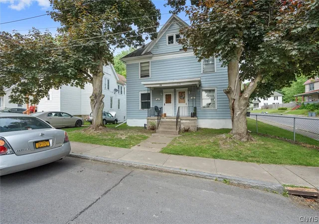Homes for sale in Auburn, NY | 114 Ross Pl, Auburn, NY 13021 | MLS# S1685749