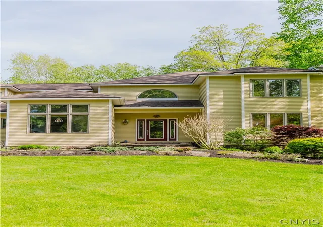 Homes for sale in Watertown Town, NY | 16228 Deer Run Rd, Watertown Town, NY 13601 | MLS# S1685633