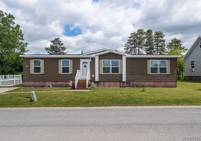 Photo 2 of Sale Pending at 1358 Abby Ln, Alden, NY 14004 | MLS# B1691146 | Listing updated on 2026-07-25