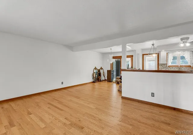 5th image of 93 Harding Rd, Williamsville, NY 14221 | MLS# B1691026