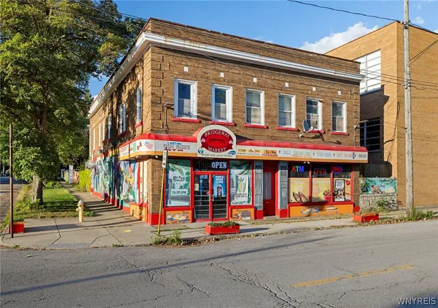 2nd image of 1104 Niagara St, Niagara Falls, NY 14303 | MLS# B1689516