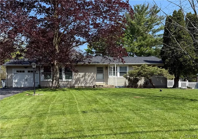 Homes for sale in Manlius, NY | 607 E Genesee St, Manlius, NY 13066 | MLS# S1690818