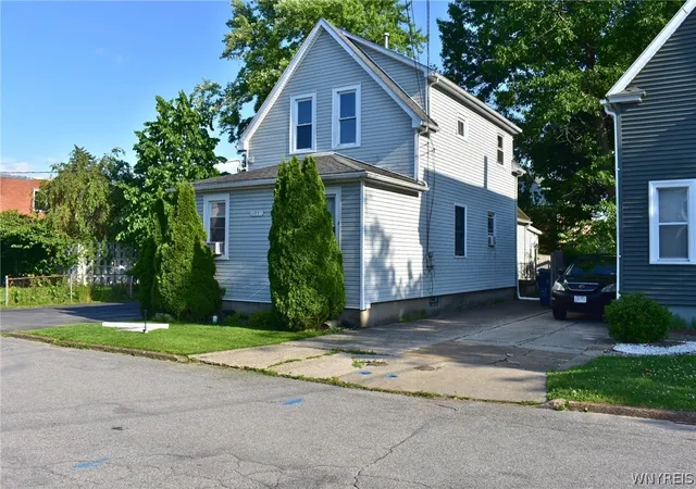 2nd image of 31 Elkhart St, Buffalo, NY 14218 | MLS# B1690290