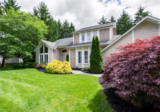 3rd image of 72 Caversham Woods, Pittsford, NY 14534 | MLS# R1688974