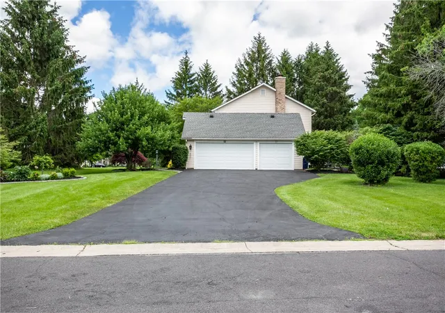 5th image of 72 Caversham Woods, Pittsford, NY 14534 | MLS# R1688974