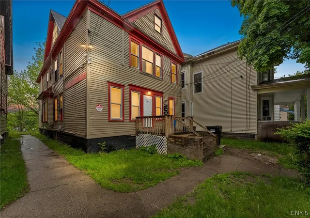 Homes for sale in Syracuse, NY | 1104 Butternut St, Syracuse, NY 13208 | MLS# S1690839