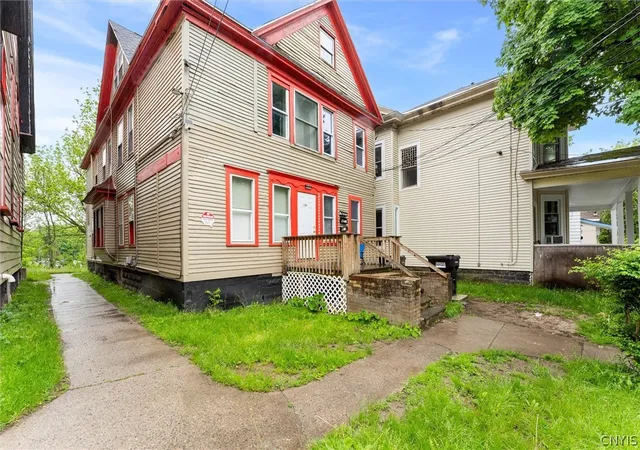 Homes for sale in Syracuse, NY | 1104 Butternut St, Syracuse, NY 13208 | MLS# S1690839