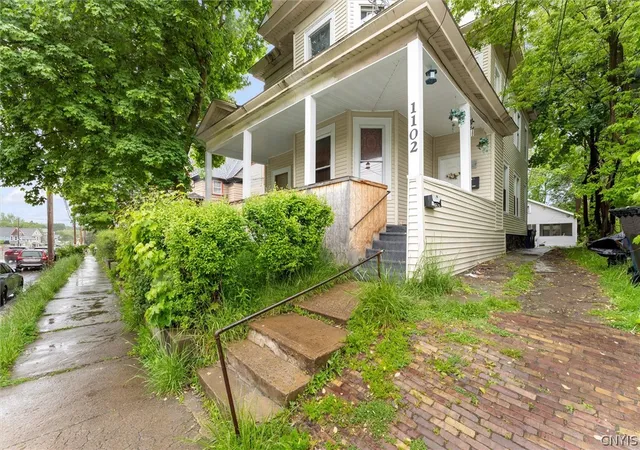 Homes for sale in Syracuse, NY | 1102 Butternut St, Syracuse, NY 13208 | MLS# S1690849