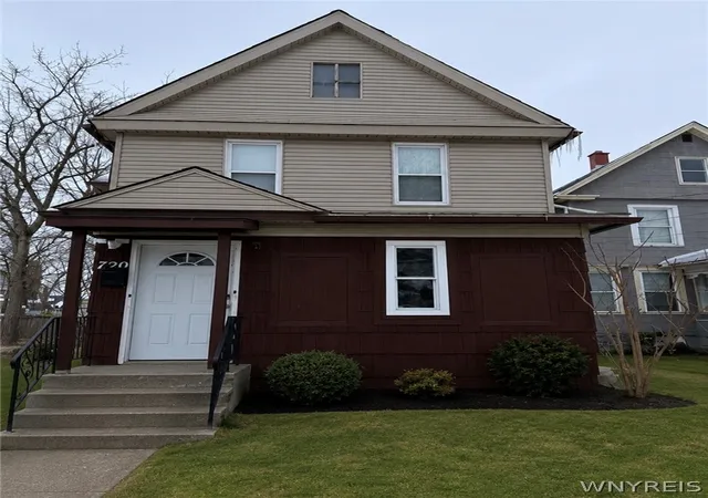 Homes for sale in Niagara Falls, NY | 720 Monteagle St, Niagara Falls, NY 14305 | MLS# B1690825